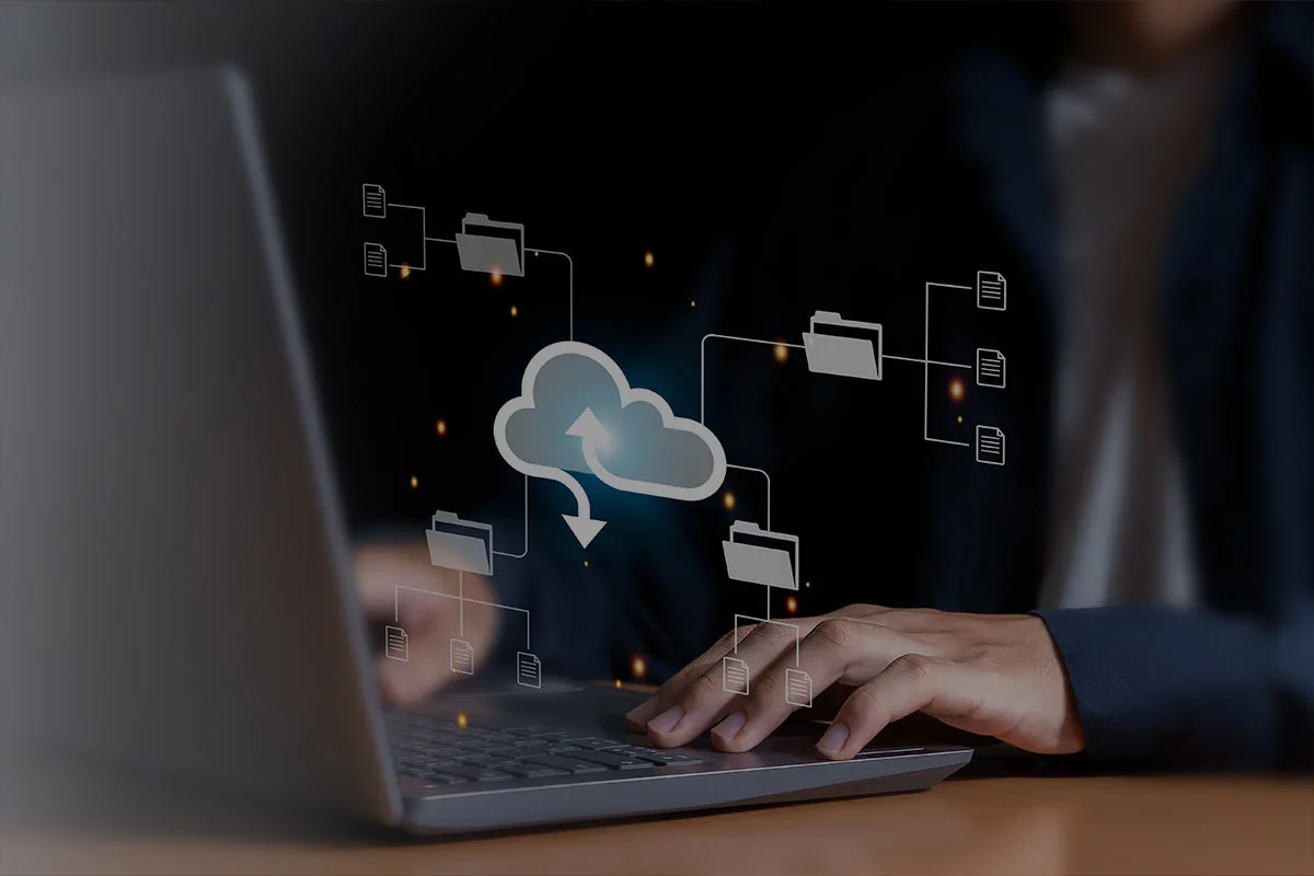 Accountant using cloud bookkeeping software for UK business